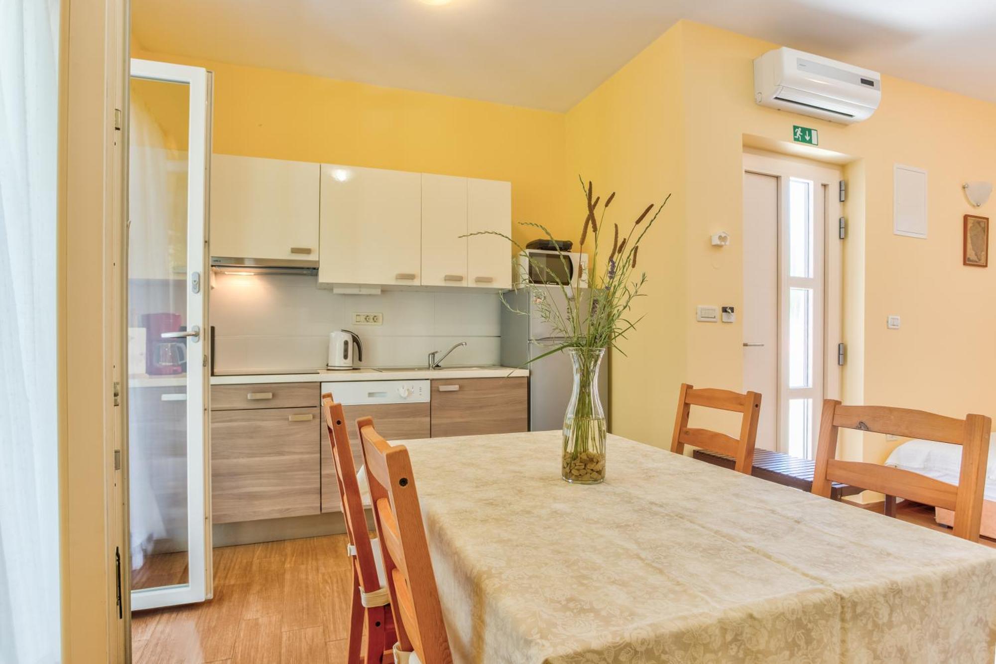 Apartment In Villa Moletto Seaside & Relax - 4 Guests โลเวร็ตชิกา ภายนอก รูปภาพ
